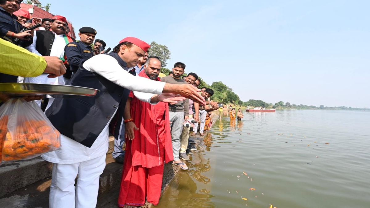 CM शिवराज के विधानसभा क्षेत्र बुधनी पहुंचे अखिलेश यादव: BJP प्रत्याशियों पर कसा तंज, कहा- जिनका प्रमोशन होना चाहिए था उनका डिमोशन हो गया