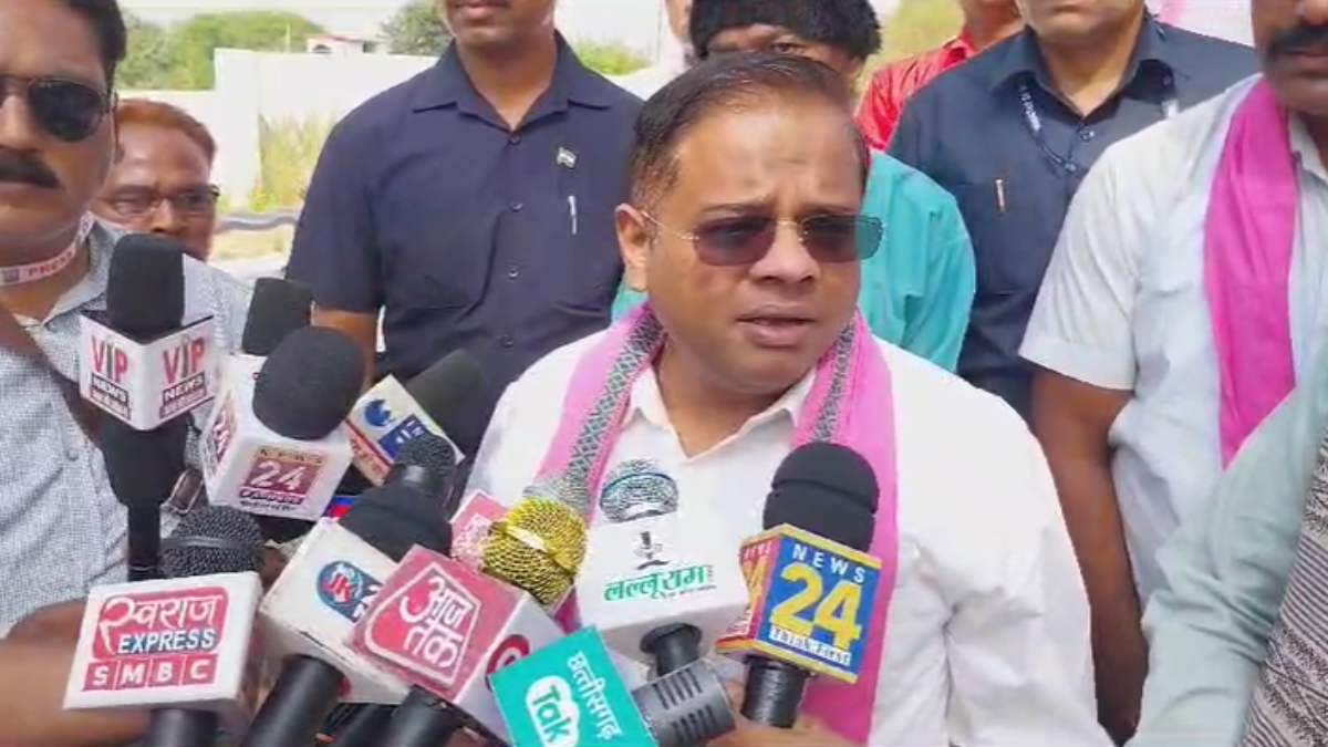 Chhattisgarh Phase first Voting : चुनाव के बीच पिता के समाधि पर आशीर्वाद लेने पहुंचे अमित जोगी, कहा- पहले चरण के मतदान के परिणाम होंगे चौंकाने वाले