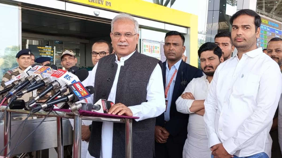 छत्तीसगढ़ में धर्मांतरण पर कानून : पूर्व सीएम भूपेश बघेल ने सरकार पर कसा तंज, कहा- राष्ट्रपति के पास पड़ा हुआ है प्रस्ताव, अब क्या लाएंगे कानून …