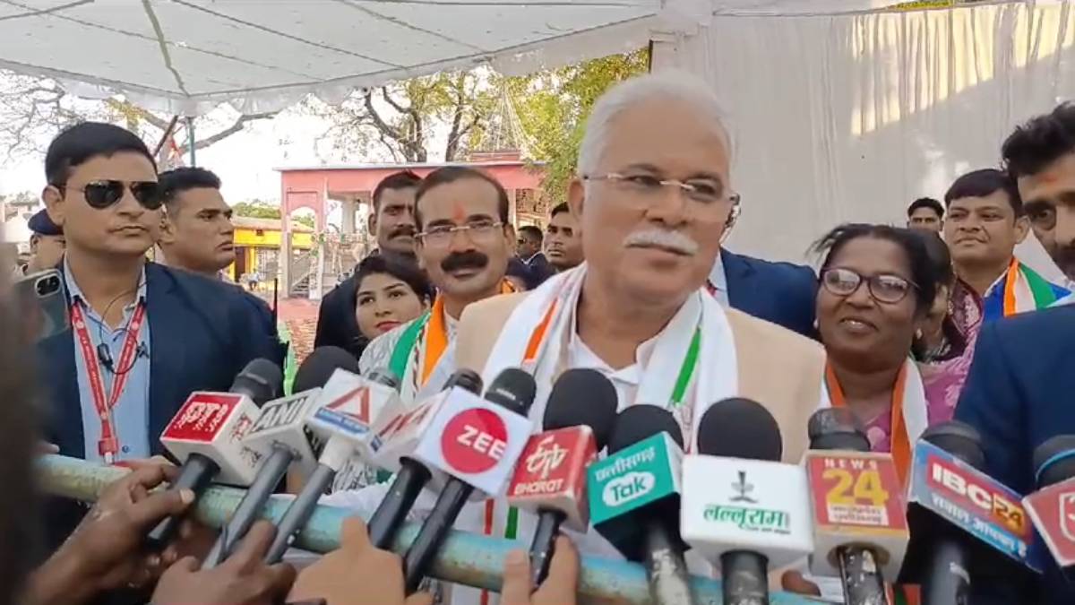 चुनावी घोषणा और सियासत : पूर्व सीएम के बयान पर CM भूपेश बघेल का पलटवार, कहा- उनकी बातों में कोई गम्भीरता नहीं, पिछली बार 19 इस बार जीतेंगे 20 …