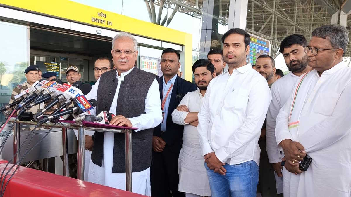 रमन सिंह के 60 सीटों के दावे पर मुख्यमंत्री भूपेश बघेल का तंज, कहा- कार्यकर्ताओं का ढाढस बंधाए रखने के लिए कह रहे बात…