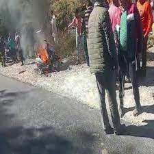 उत्तरकाशी: मोटर मार्ग पर चलती स्कूटी में लगी आग, जिंदा जली युवती