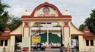 हाईकोर्ट से गोरखपुर विश्वविद्यालय के प्रो. कमलेश गुप्ता को राहत, निलंबन वापसी का दिया निर्देश