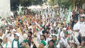 प्रयागराज: किसान यूनियन ने बुलाई महापंचायत, मकान ध्वस्तीकरण के विरोध में PDA का किया घेराव