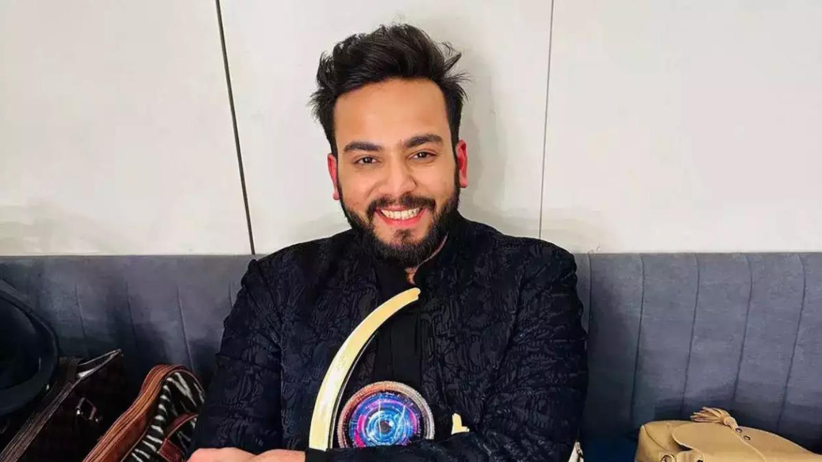 बिग बॉस विजेता एल्विश यादव विदेशी लड़की सप्लाई के साथ कर रहे सांपों की तस्करी!, नोएडा पुलिस ने दर्ज किया मामला…