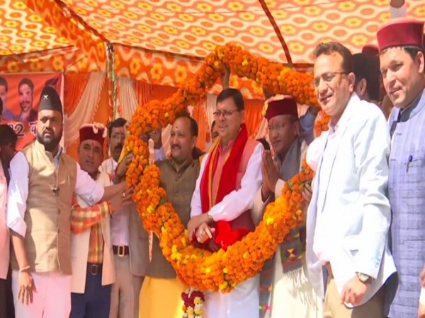 CM धामी ने सिद्धिविनायक मंदिर में किए दर्शन, पूजा कर लिया बप्पा का आशीर्वाद