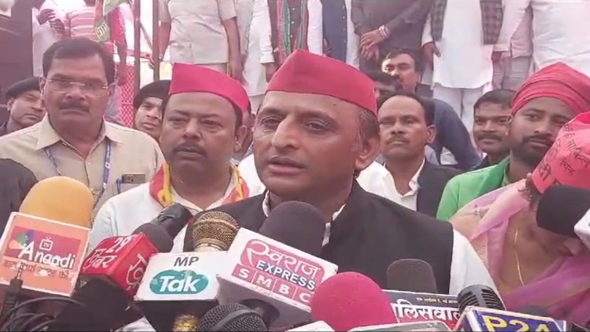 टोटी चोर के सवाल पर भड़के अखिलेश यादवः प्रश्न पूछने वाले पत्रकार को बताया BJP का एजेंट, Video