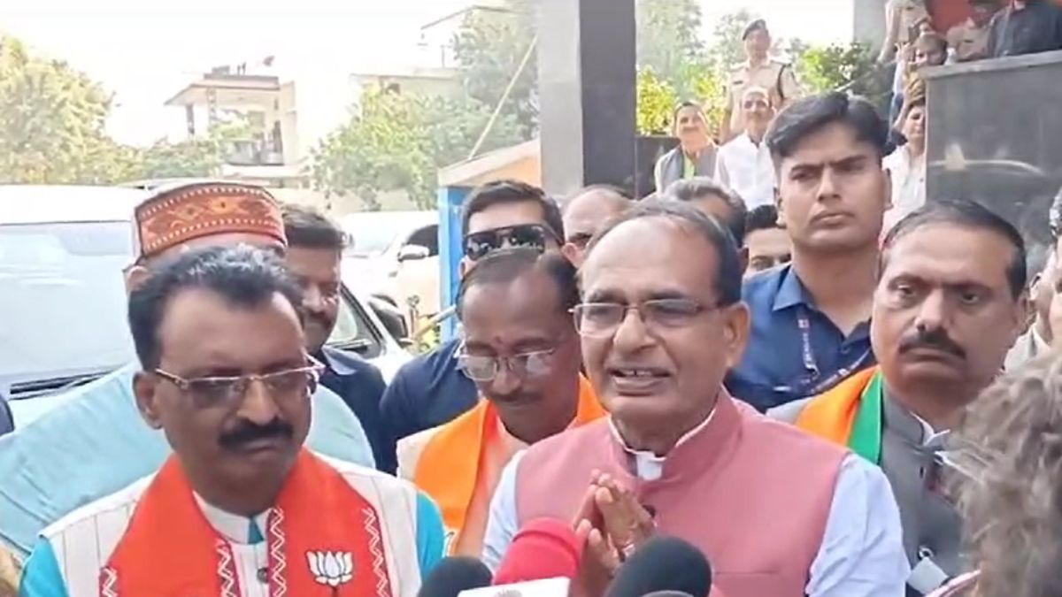MP की सियासतः इंडी गठबंधन पर CM का तंज, कहा-दिल्ली में दोस्ती और राज्यों में कुश्ती, शिवराज ने प्रियंका से पूछे सवाल