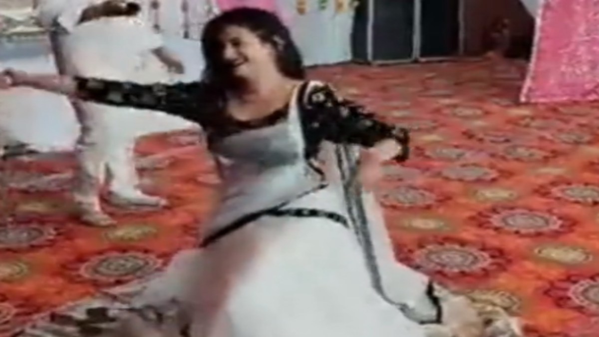 रामलीला के स्टेज पर बार बालाओं ने किया अश्लील डांस, Video वायरल होने के बाद शिकायत दर्ज