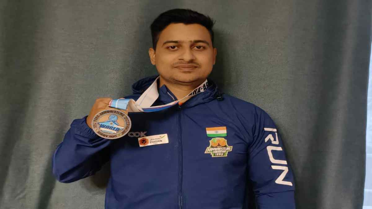 Swiss Para Arm Wrestling Championship : स्विस पेरा आर्म रेसलिंग चैंपियनशिप के लिए श्रीमंत झा का हुआ चयन