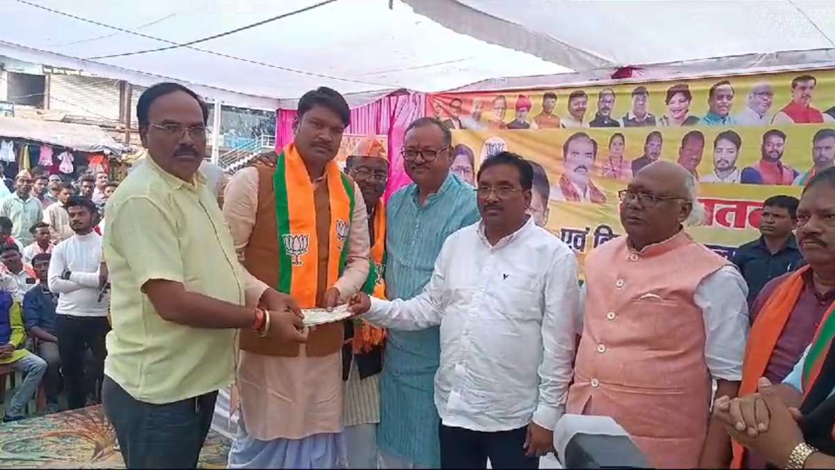 CG POLITICS : विधायक के बाद अब जनपद अध्यक्ष ने छोड़ा कांग्रेस का दामन, भाजपा में किया प्रवेश