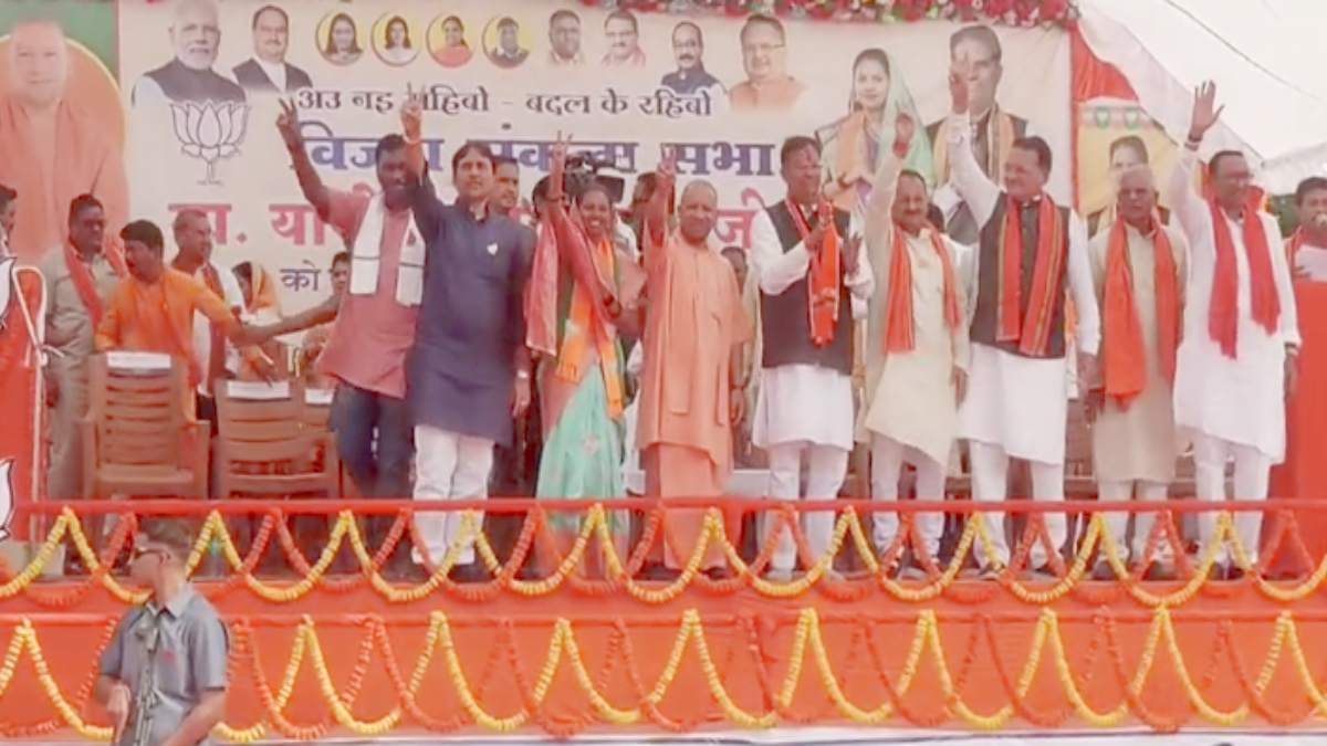 ‘अउ नई सहिबो, बदल के रहिबो’ : CM योगी ने कहा – कांग्रेस ने छत्तीसगढ़ को किया बदहाल, भाजपा सरकार बनने पर 18 लाख गरीब परिवारों का बनाएंगे आवास