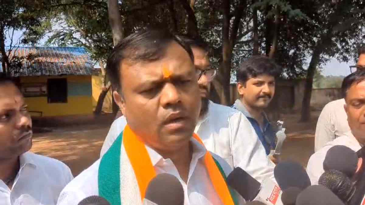 CG Election 2023: PCC अध्यक्ष दीपक बैज ने धीमें वोटिंग वाले मतदान केंद्रों का किया निरीक्षण, बूथ पर फायरिंग पर बोले- सुरक्षा बल के जवानों ने संभाल रखा है मोर्चा, नक्सलियों को मिल रहा मुंहतोड़ जवाब