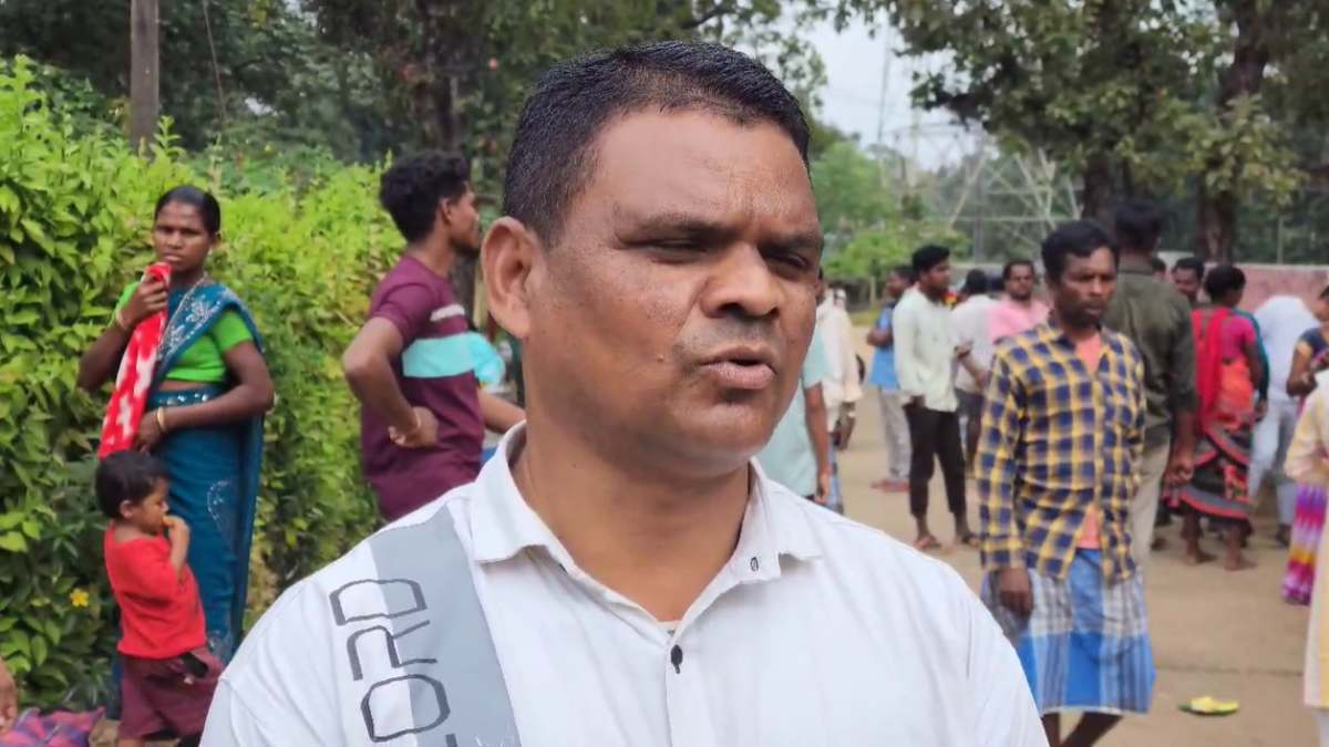 ‘सेकंड में दबाओ, सेकंड में’… मतदाताओं को भाजपा के पक्ष में वोट डलवाने का आरोप, पीठासीन अधिकारी के खिलाफ लिखित में शिकायत