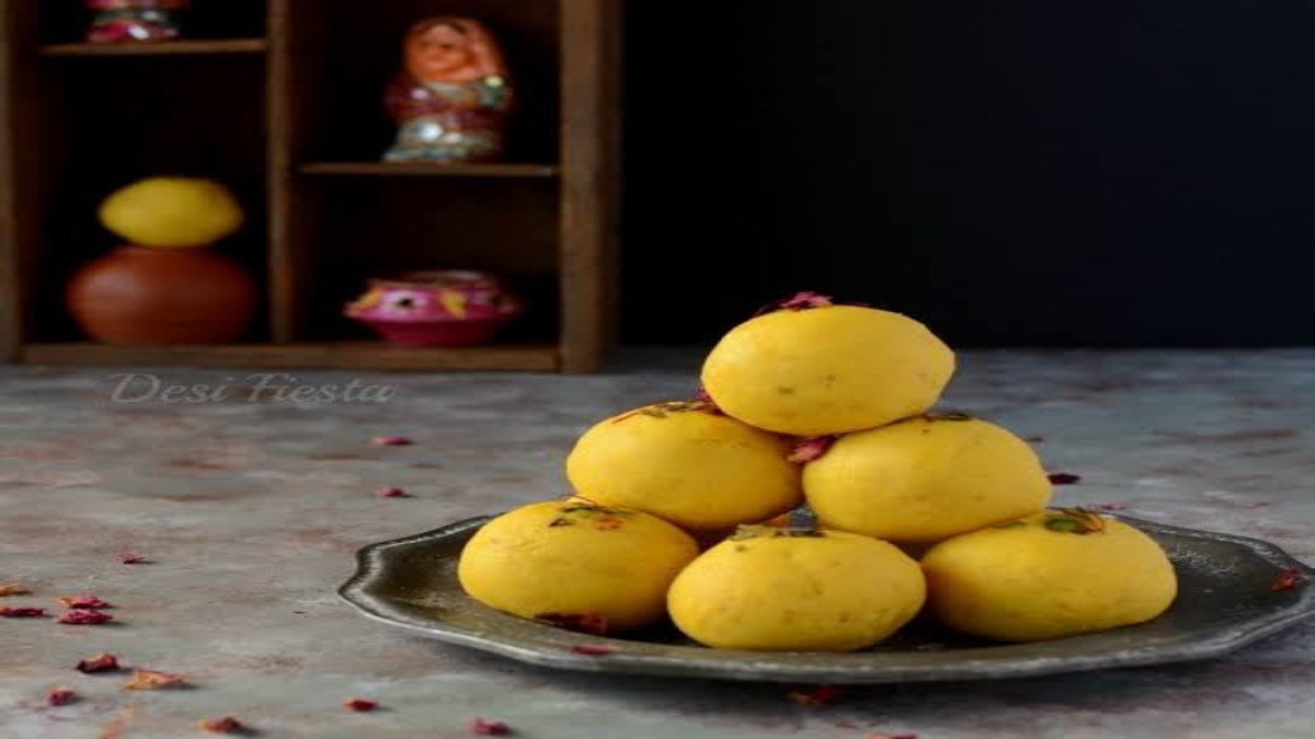 Diwali Recipe : दिवाली के लिए घर पर तैयार करें स्वादिष्ट केसर मलाई लड्डू, यहां देखें रेसीपी …