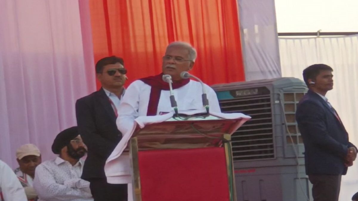 तखतपुर में CM भूपेश ने आमसभा को किया संबोधित, कहा- ‘पहले चरण के चुनाव में अधिकांश सीट जीत रही कांग्रेस’, रमन सिंह को लेकर कही ये बात
