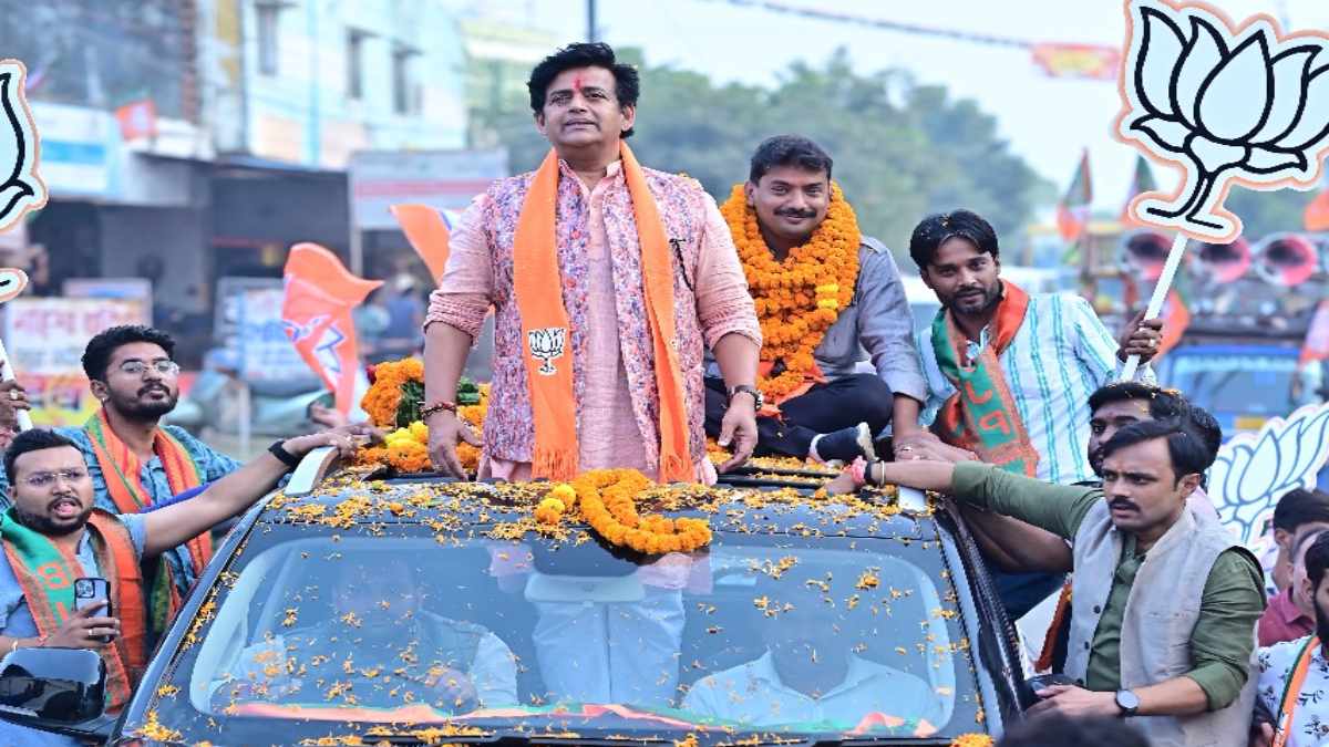 बिलासपुर पहुंचे सांसद रवि किशन : सुशांत शुक्ला के समर्थन में किया रोड शो, कहा- बेलतरा समेत पूरे छत्तीसगढ़ में तीन दिसंबर को खिलेगा कमल