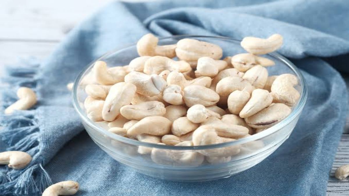 Diwali 2023 : दिवाली में आप भी खरीद रहे हैं काजू, तो इस तरह पता करें कि Cashew असली है या नकली …