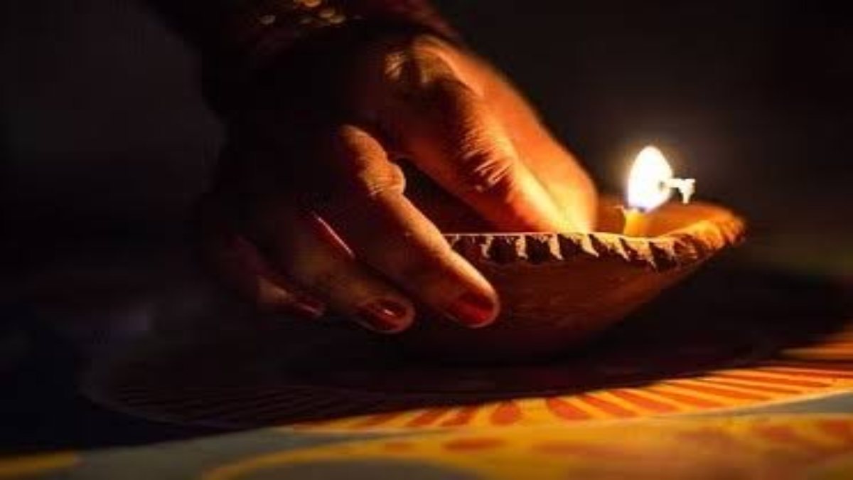 Choti Diwali 2023 : छोटी दिवाली, नरक चतुर्दशी और काली चौदस आज, जानें यम दीपक जलाने का सही समय और मुहूर्त