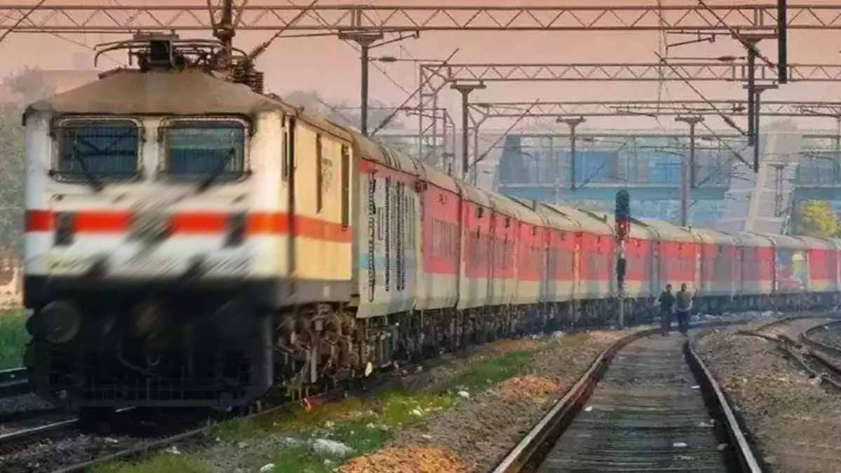 Chhath Special Train : छठ पूजा के लिए पुरी और पटना के बीच चलेगी स्पेशल ट्रेन, जानिए कब कितने बजे चलेगी गाड़ी