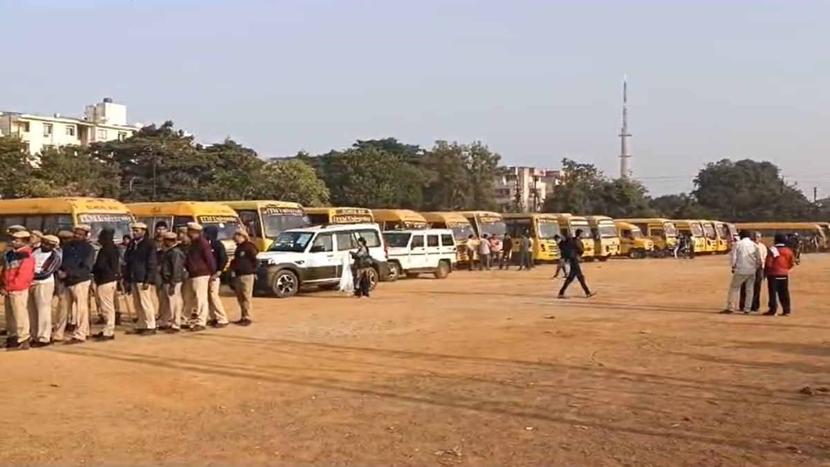 CG Election 2023 : आज होगा चुनाव सामाग्री का वितरण, बूथ के लिए रवाना होंगे मतदान दल, चप्पे-चप्पे पर पुलिस और जवानों का पहरा