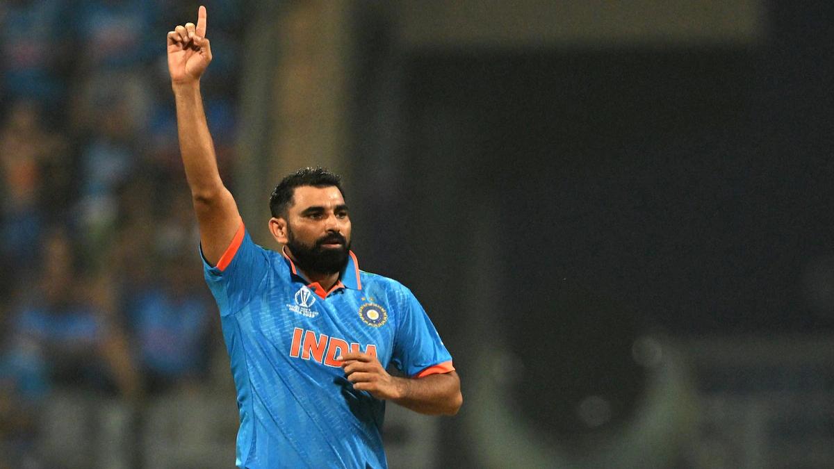 World cup 2023: न्यूजीलैंड के खिलाफ 7 विकेट लेकर Mohammed Shami ने लगाई रिकॉर्ड की झड़ी, इस मामले में निकले सबसे आगे…