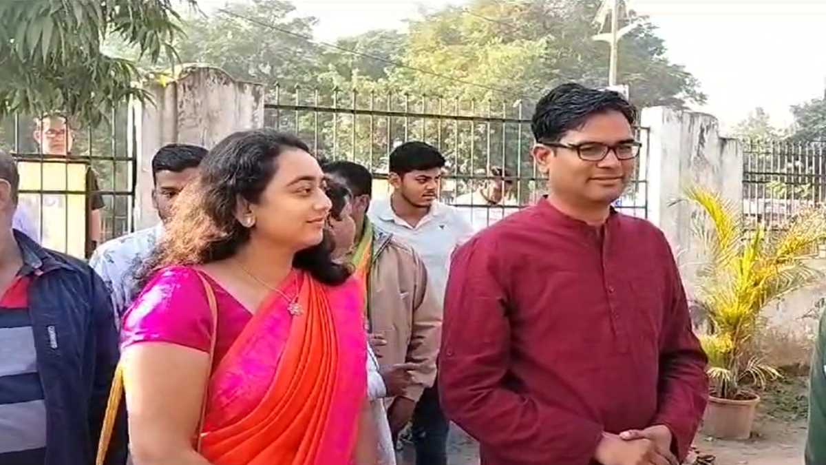 Chhattisgarh Elections Phase 2 Voting : बीजेपी प्रत्याशी ओपी चौधरी ने पत्नी के साथ किया मतदान, कहा- बनेगी BJP की सरकार