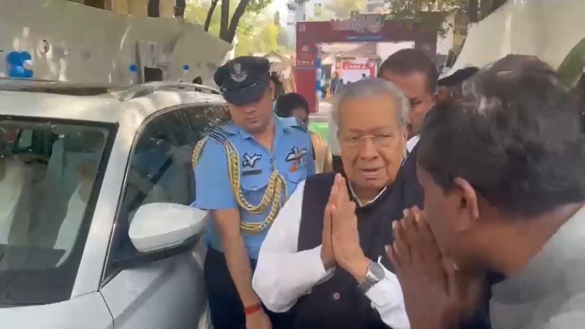 Chhattisgarh elections Phase 2 Voting: राज्यपाल विश्वभूषण हरिचंदन ने किया मतदान, जानिए कहां डाला वोट…