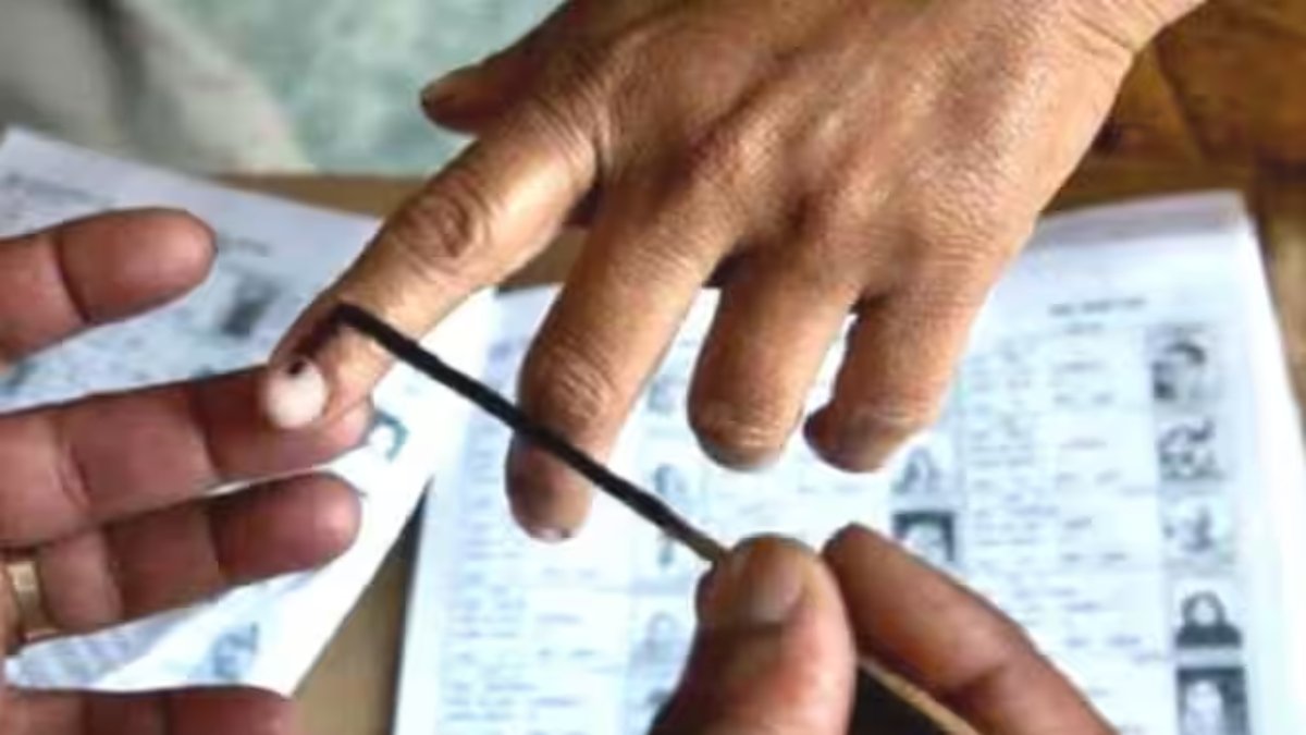Rajasthan Election 2023 : राजस्थान में सुबह 9 बजे तक 9.77 प्रतिशत हुआ मतदान, बूथों पर मतदाताओं की लगी लंबी लाइन
