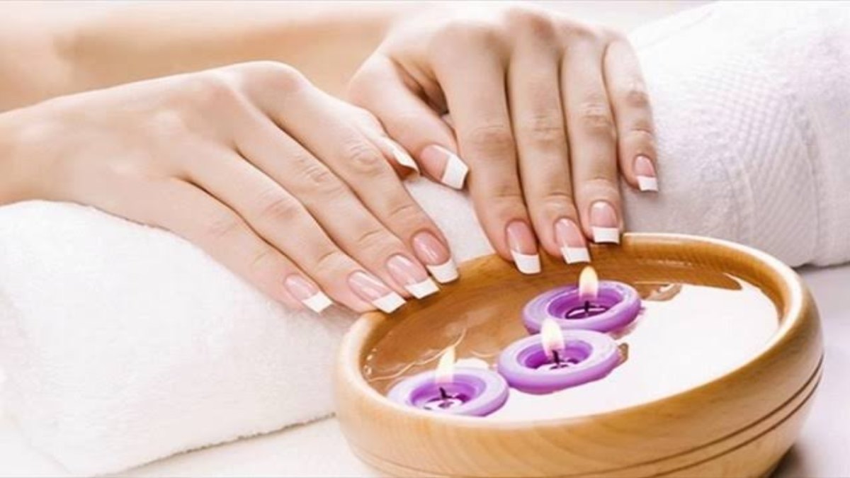 Nail Care Tips For Winter : सर्दियों में होती है बार-बार नाखून टूटने की समस्या, तो इस तरह से करें इनकी केयर …