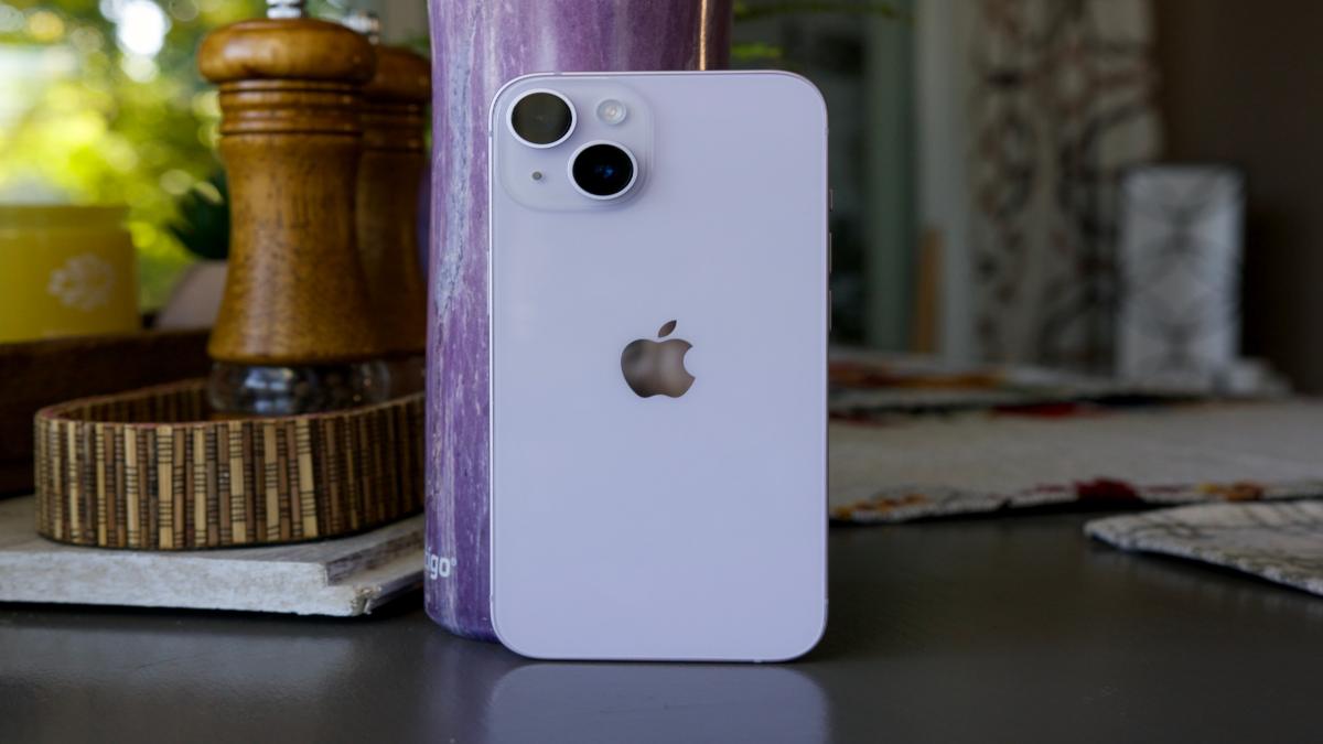 मौका है लूट लो… iPhone 14 पर मिल रहा भारी-भरकम डिस्काउंट, कीमत जानकर बोलेंगे- अब तो इस ले ही लेना है…