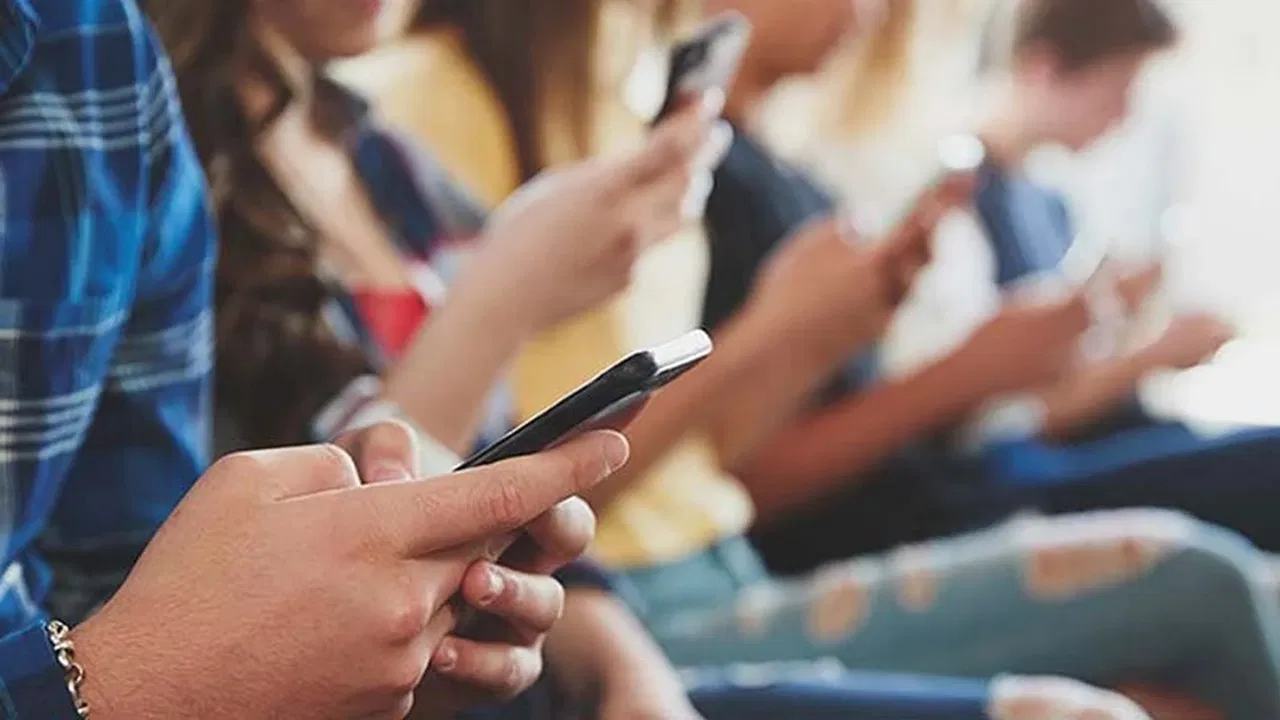 Best Prepaid Plan: 365 दिन चलने वाला सबसे सस्ता रिचार्ज, मिलेगा 24GB डेटा के साथ अनलिमिटिड कॉलिंग, यहां जानिए पूरी डिटेल्स