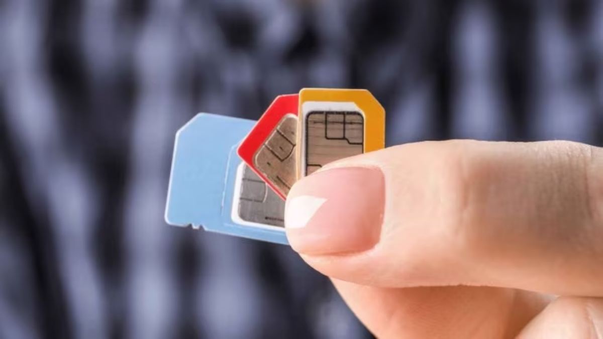 New SIM Card Rules: फर्जी कॉल्स से मिलेगा छुटकारा, सरकार ने सिम कार्ड खरीदने के नियमों में किए ये बदलाव, 1 दिसंबर से होंगे लागु, जाने पूरी डिटेल्स