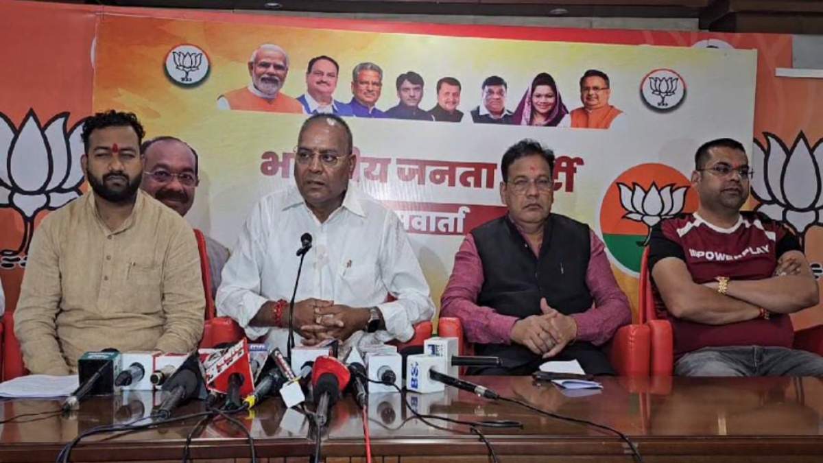पूर्व मंत्री अजय चंद्राकर ने निर्वाचन आयोग के कार्य पर उठाए सवाल, कहा- कांग्रेस के दबाव में काम कर रहा आयोग