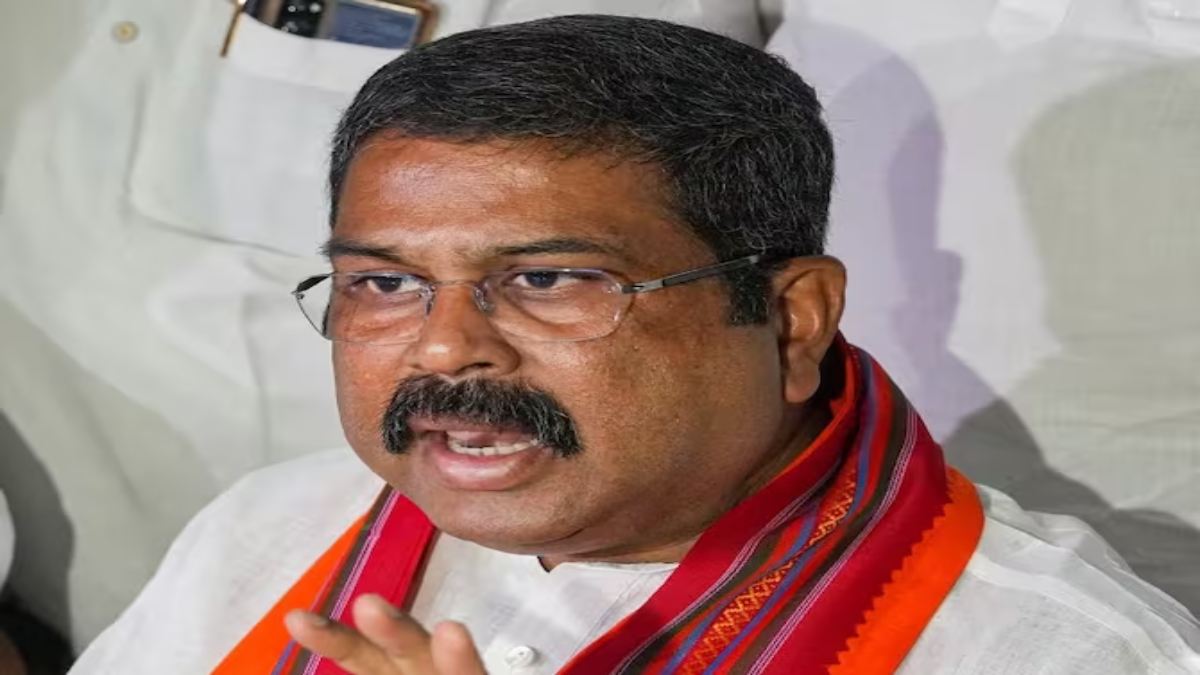 केंद्रीय मंत्री धर्मेंद्र प्रधान ने कांग्रेस पर साधा निशाना, कहा- चुनाव अभियान में लोगों का आक्रोश देखकर डरी हुई है कांग्रेस, आनन-फानन में कर रही घोषणाएं