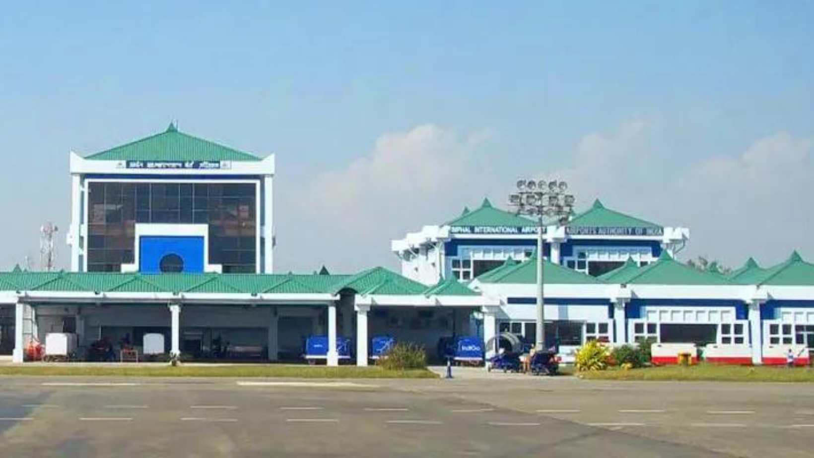 UFO Spotted in Manipur: दंगा प्रभावित मणिपुर के आसमान में दिखी यूएफओ जैसी चीज! एयरपोर्ट पर 3 घंटे तक प्रभावित रहीं उड़ान सेवाएं, देखें Video