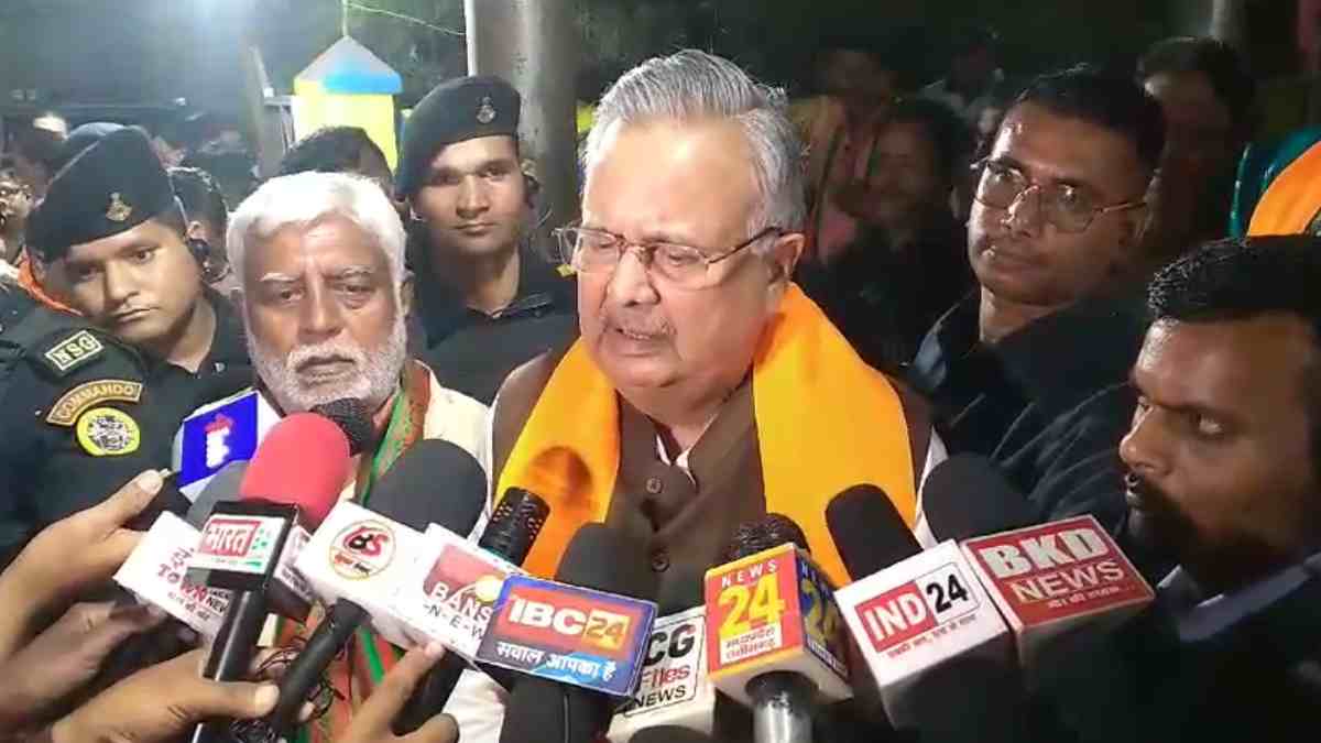 पूर्व सीएम रमन सिंह ने भिलाई में ली चुनावी सभा, 15 सालों की गिनाई उपलब्धियां, कहा – पाटन में सीएम की विदाई तय, दूसरे चरण के चुनाव में मिलेगा एक तिहाई बहुमत…