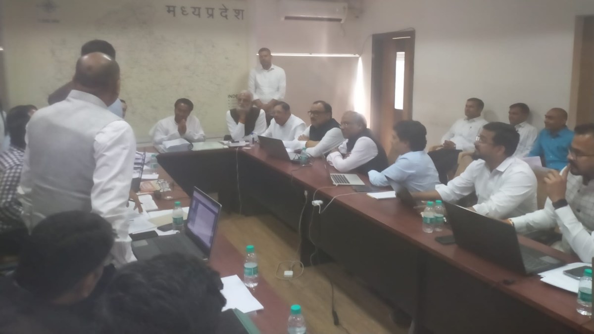 MP Election Voting 2023: कांग्रेस प्रदेश अध्यक्ष कमलनाथ पहुंचे वार रूम, लीगल सेल टीम से ले रहे हैं फीडबैक