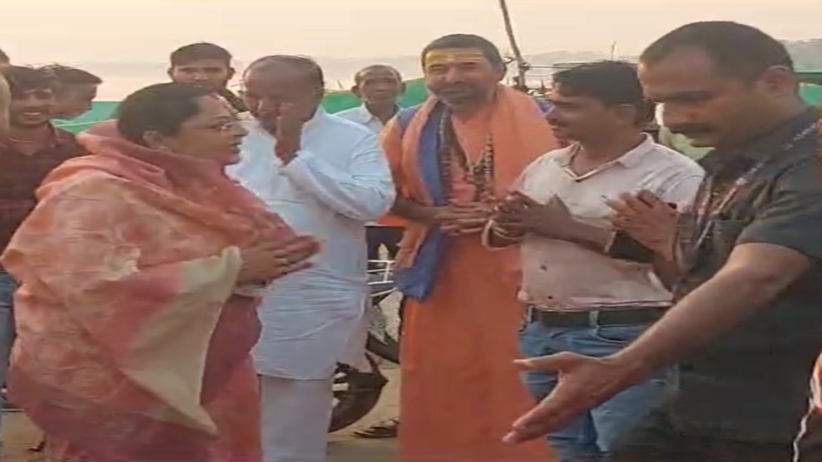 MP बुधनी विधानसभाः चुनाव प्रचार में सीएम शिवराज का परिवार उतरा, पत्नी साधना और बेटे कार्तिकेय कर रहे कैंपेन