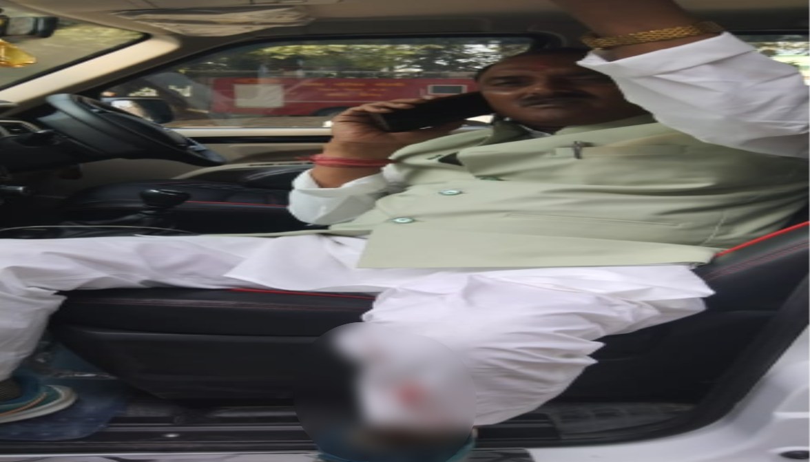 वोटिंग के दौरान चंबल में ठांय ठांयः मतदान केंद्र के बाहर गोली चलने से बीजेपी प्रत्याशी घायल, गनमैन ने फायरिंग कर बचाई जान, मुरैना में भी चली गोलियां, युवक घायल