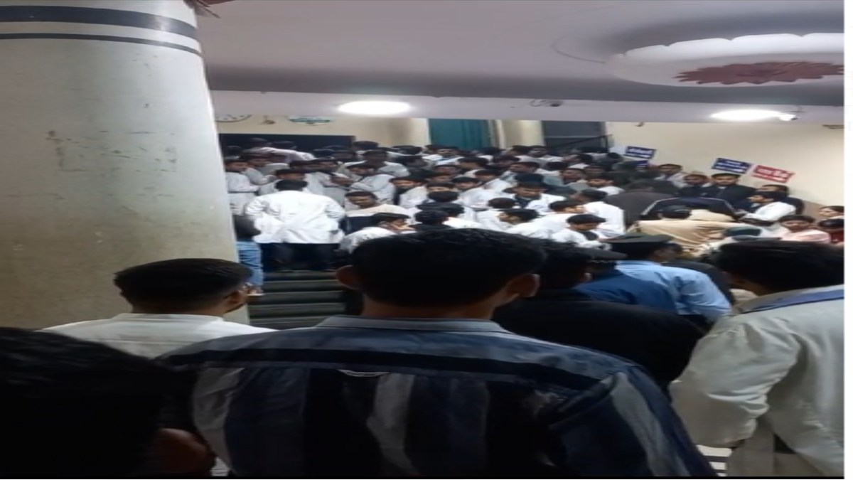 बड़ी खबरः मरीज की पिटाई के बाद आरोपी डॉक्टर ने खाया जहर, इंदौर एमवाय अस्पताल का मामला