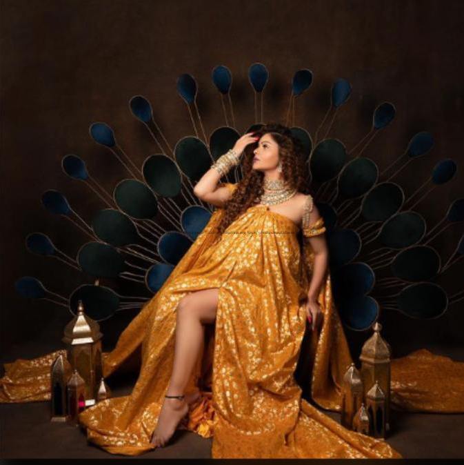 Rubina Dilaik Pregnancy Photoshoot: रुबीना का दिलकश लुक, वेस्टर्न आउटफिट में ट्रेडिशनल टच के साथ कराया फोटोशूट…