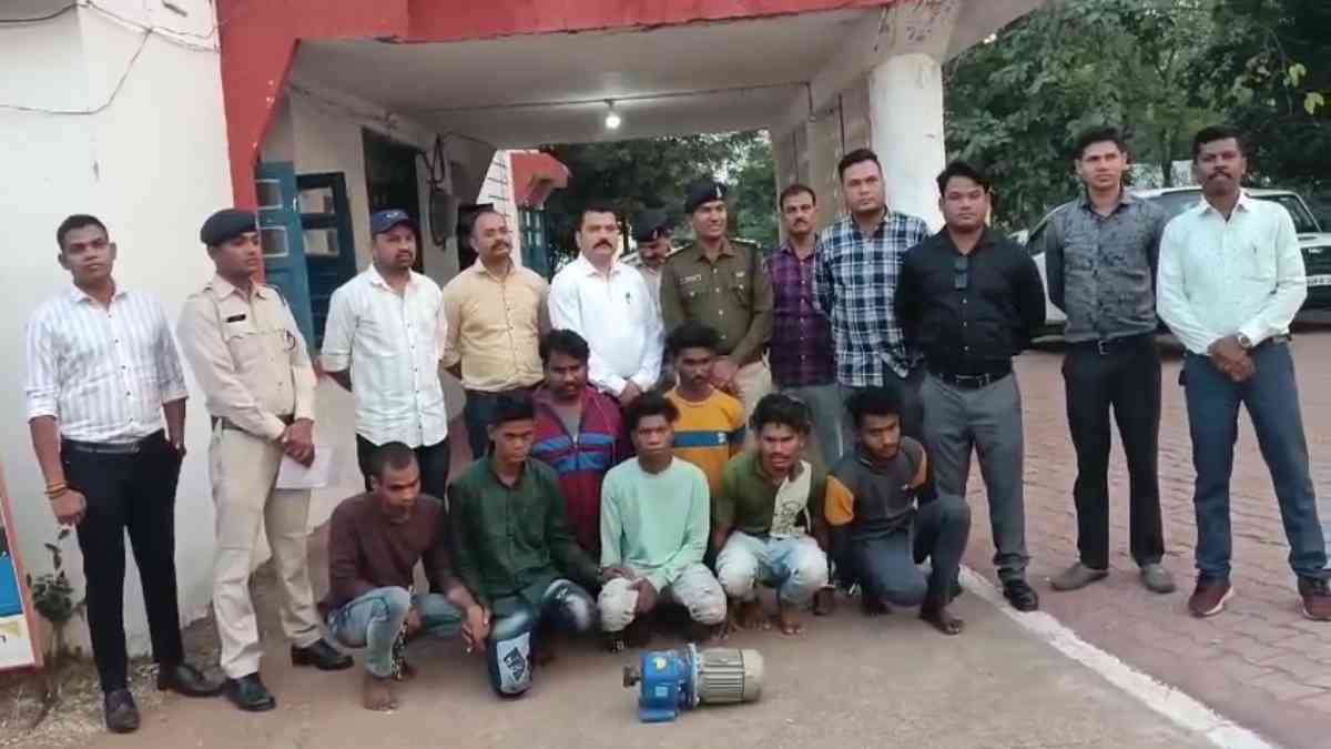 CG CRIME : चाेरी के 7 आरोपी गिरफ्तार, लाखों के जेवर समेत नगदी बरामद