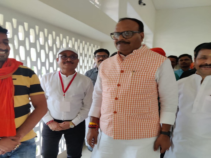 डिप्टी CM ब्रजेश पाठक का वाराणसी दौरा, कहा- देश को पुनः छत्रपति शिवाजी महाराज जैसे नेतृत्व की आवश्कता