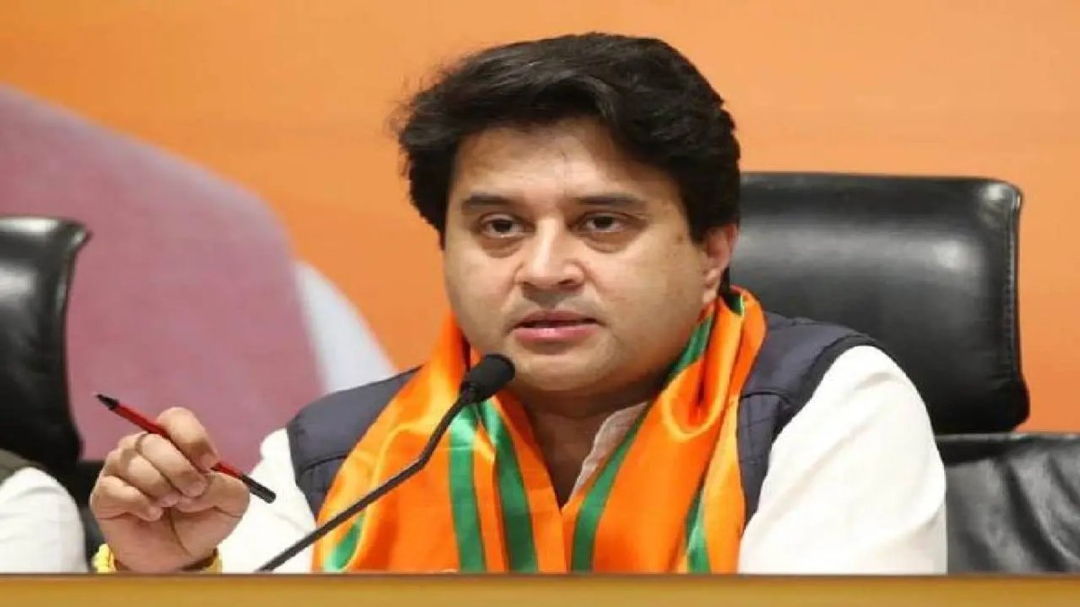 केंद्रीय मंत्री सिंधिया का राहुल गांधी पर हमला, असम में मंदिर जाने से रोकने को लेकर दिया बड़ा बयान