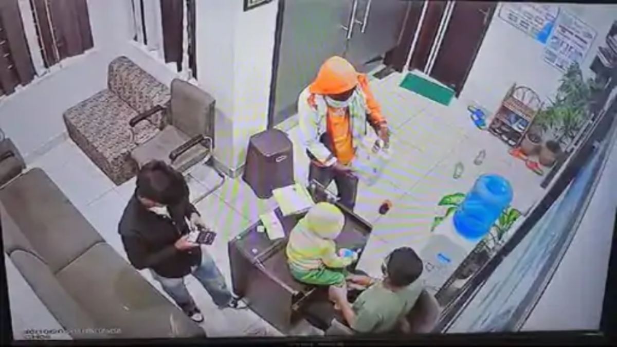 Punjab News: डॉक्टर को मिठाई के डिब्बे में मिला धमकीभरा पत्र, डेढ़ लाख रुपये की मांगी फिरौती