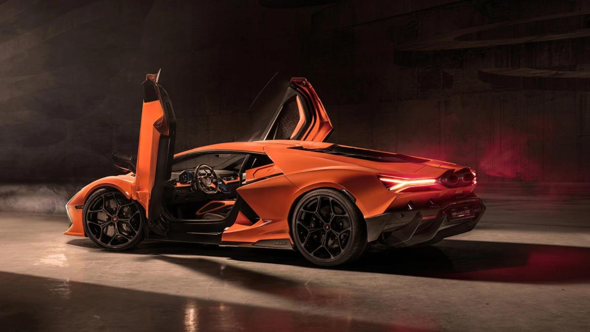 अगले महीने आ रही है Lamborghini की ये धांसू कार, 2 सेकेंड में पकड़ेगी 100 की स्पीड, जानिए प्राइस और फीचर्स