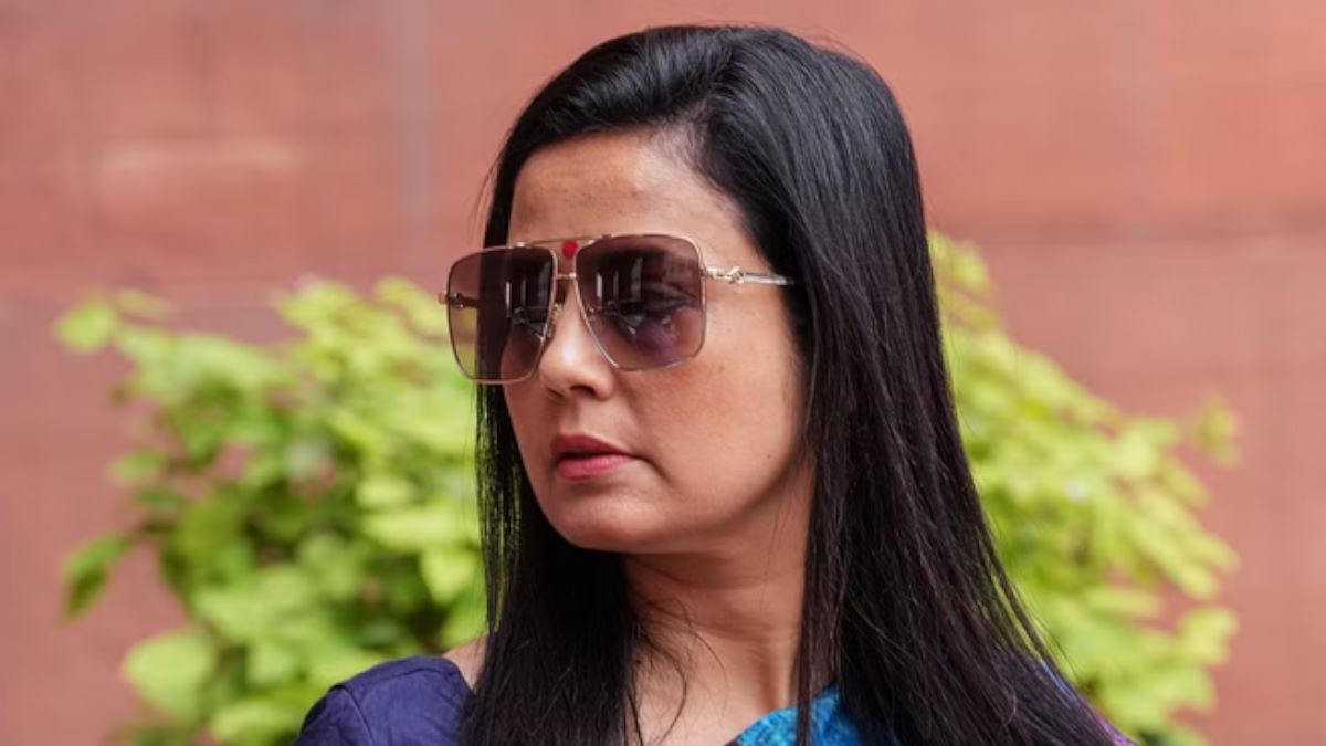 कैश फॉर क्वेरी : महुआ मोइत्रा के खिलाफ एथिक्स कमेटी की रिपोर्ट लोकसभा में पेश, मचा हंगामा…