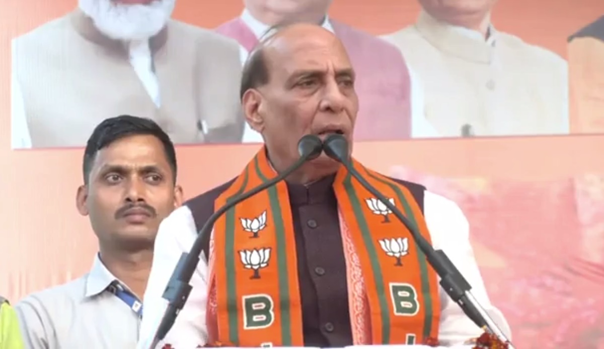 MP में राजनाथ सिंह का कांग्रेस पर तंज: अगर ये चुनाव जीत गए तो जनता के कपड़े फाड़ेंगे, कांग्रेस का एटीएम न बनने पाए मध्य प्रदेश
