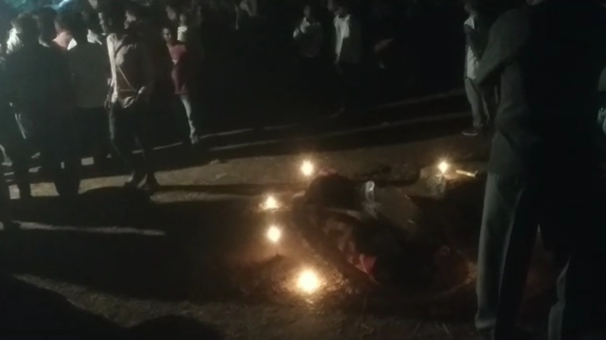 CG NEWS : जमीन विवाद को लेकर हत्या के बाद परिजन और ग्रामीणों का हंगामा, शव को रखकर कर रहे प्रदर्शन